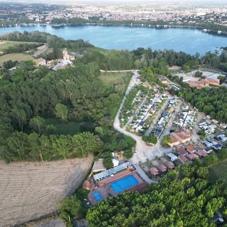 Camping Bungalow El Llac De Banyoles Porqueres Dış mekan fotoğraf