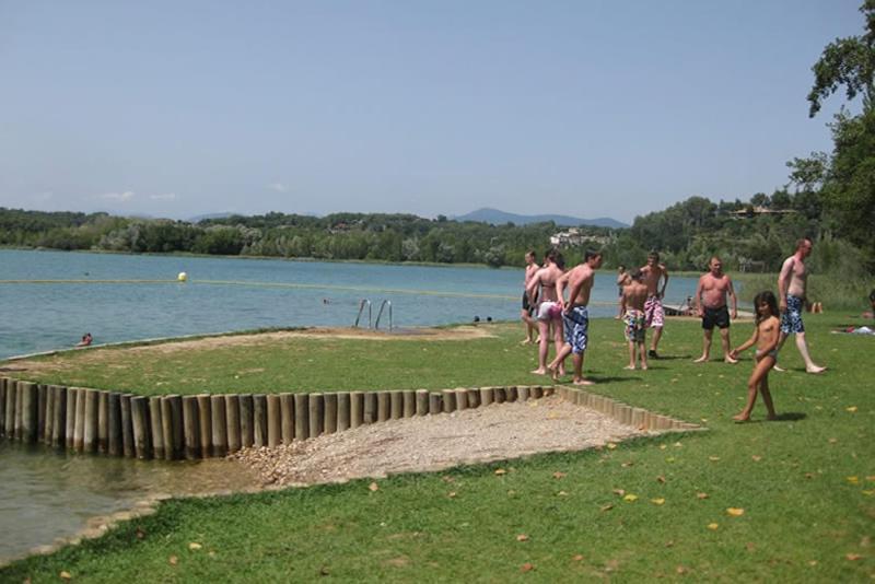 Camping Bungalow El Llac De Banyoles Porqueres Dış mekan fotoğraf