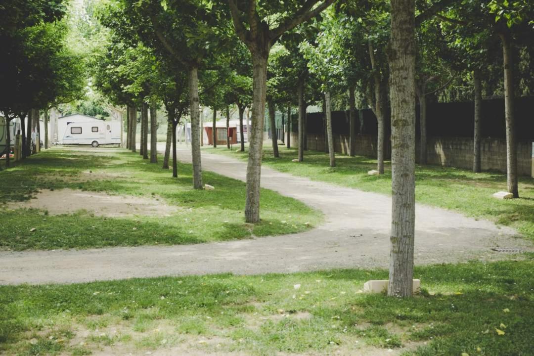 Camping Bungalow El Llac De Banyoles Porqueres Dış mekan fotoğraf