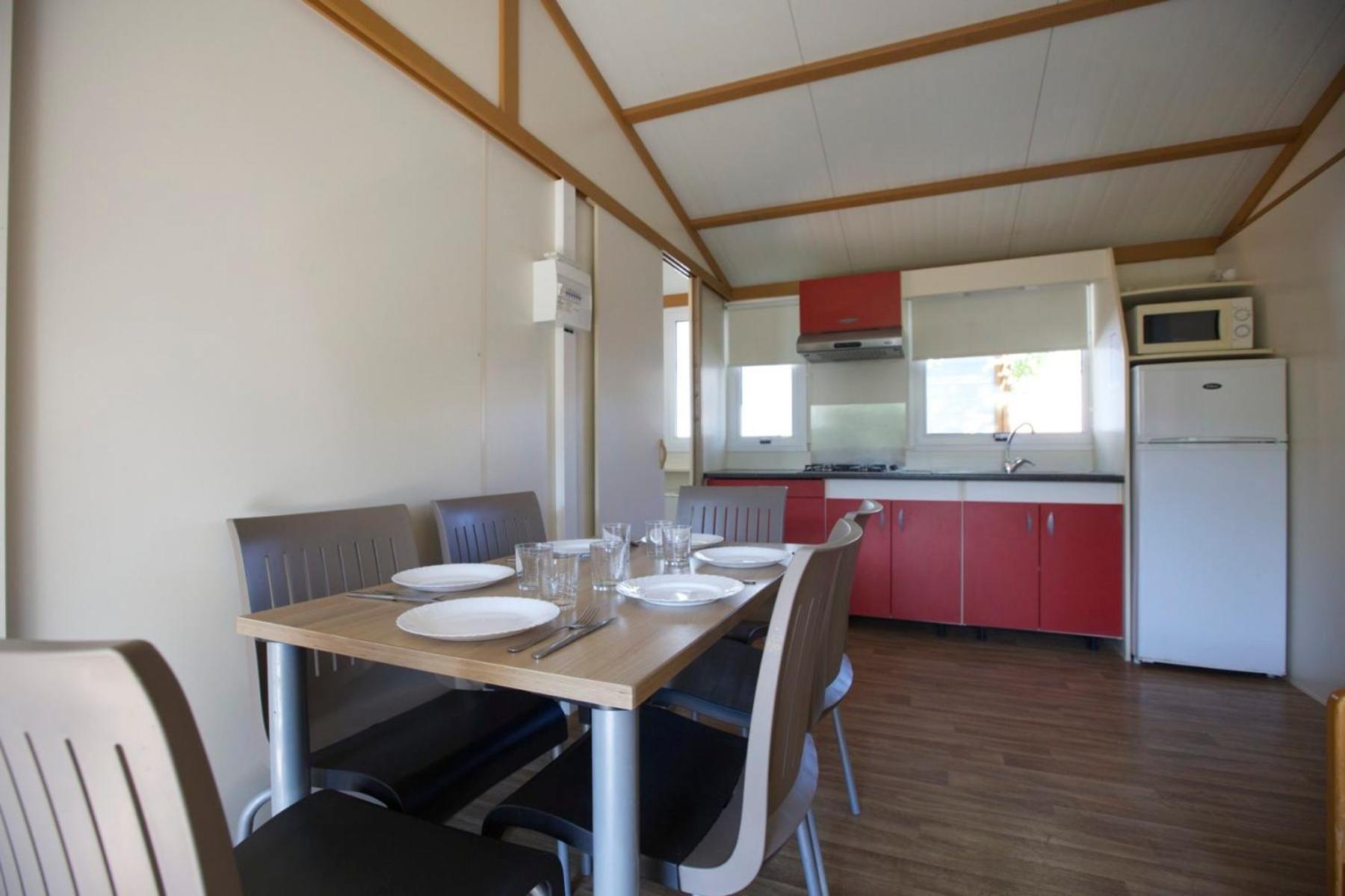 Camping Bungalow El Llac De Banyoles Porqueres Oda fotoğraf